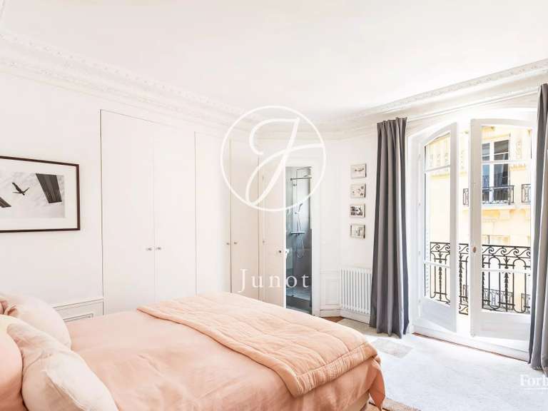 Appartement Paris 16e - 4 chambres - 137m²