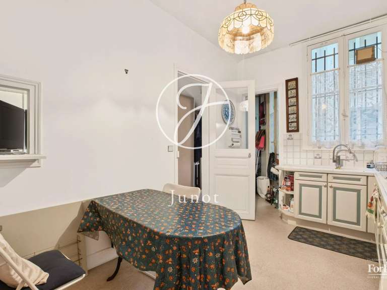 Appartement Paris 16e - 4 chambres - 166m²