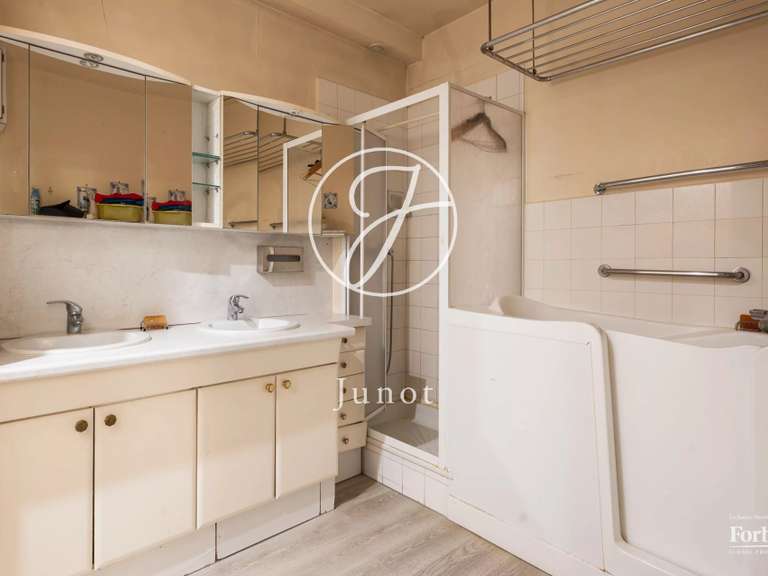 Appartement Paris 16e - 2 chambres - 99m²