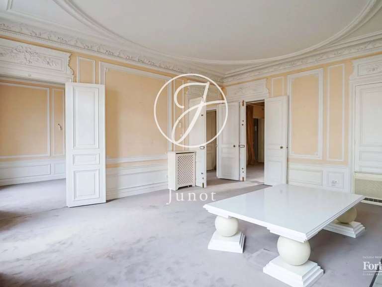 Appartement Paris 16e - 3 chambres - 182m²