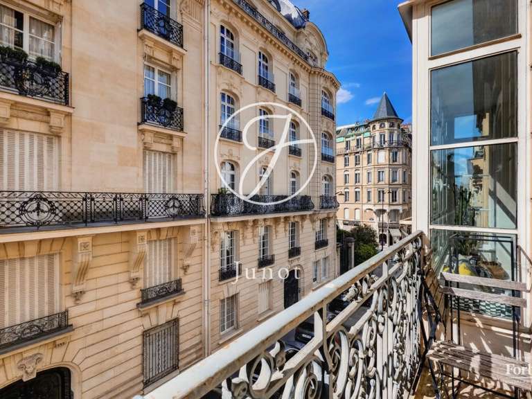 Appartement Paris 16e - 3 chambres - 146m²