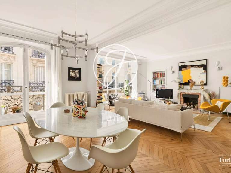Appartement Paris 16e - 3 chambres - 146m²