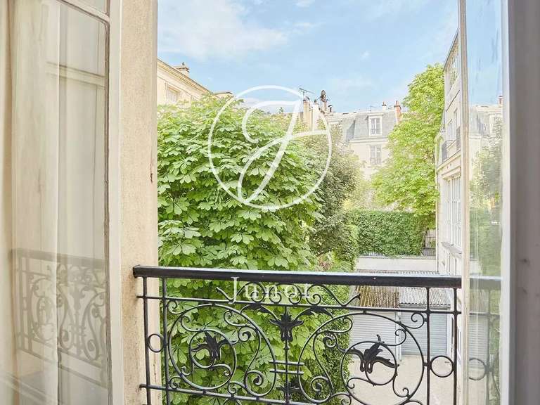 Appartement Paris 16e - 3 chambres - 146m²