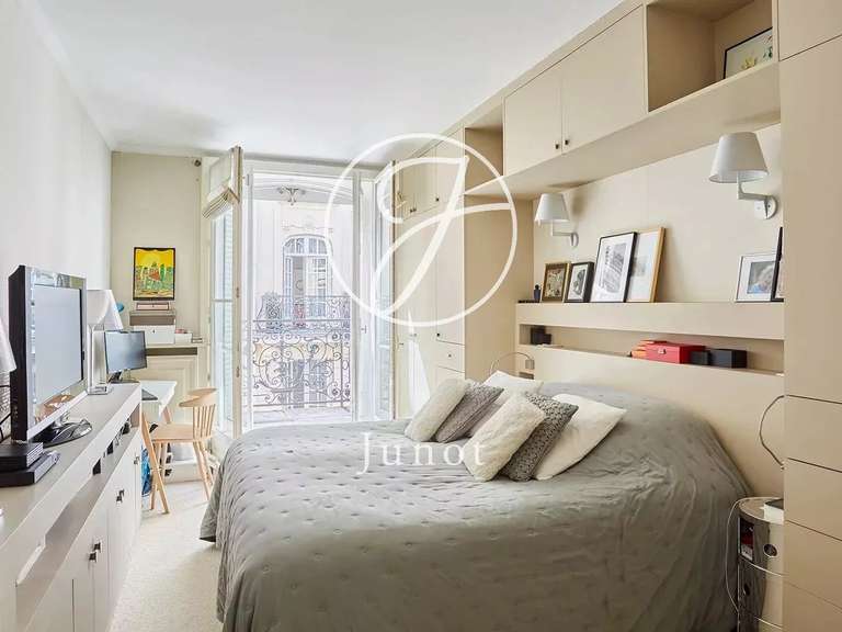 Appartement Paris 16e - 3 chambres - 146m²