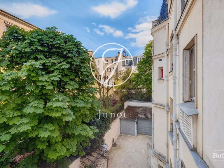 Appartement Paris 16e - 3 chambres - 146m²