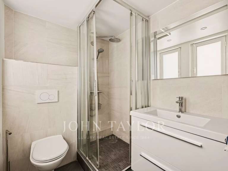Appartement Paris 16e - 1 chambre - 119m²