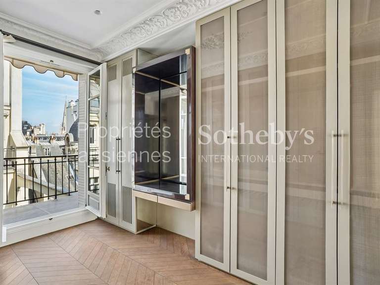 Appartement Paris 16e - 6 chambres - 311m²
