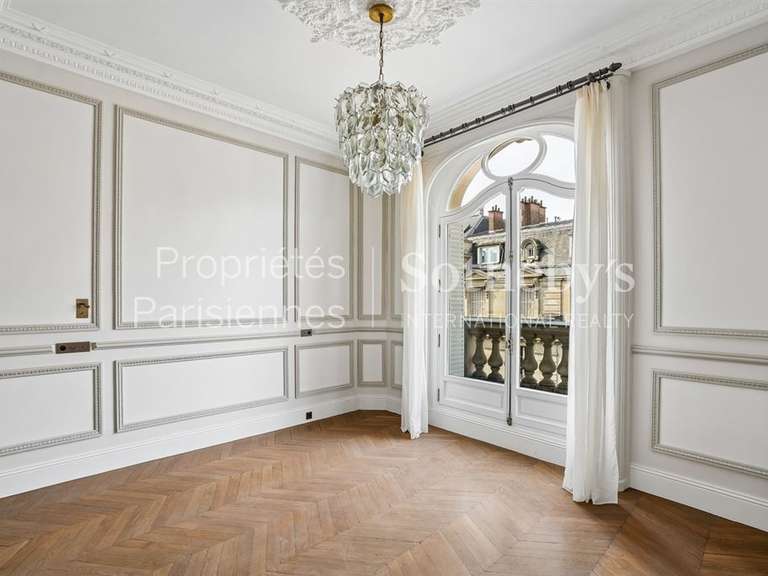 Appartement Paris 16e - 6 chambres - 311m²