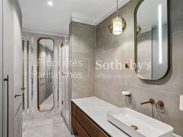 Appartement Paris 16e - 6 chambres - 311m²