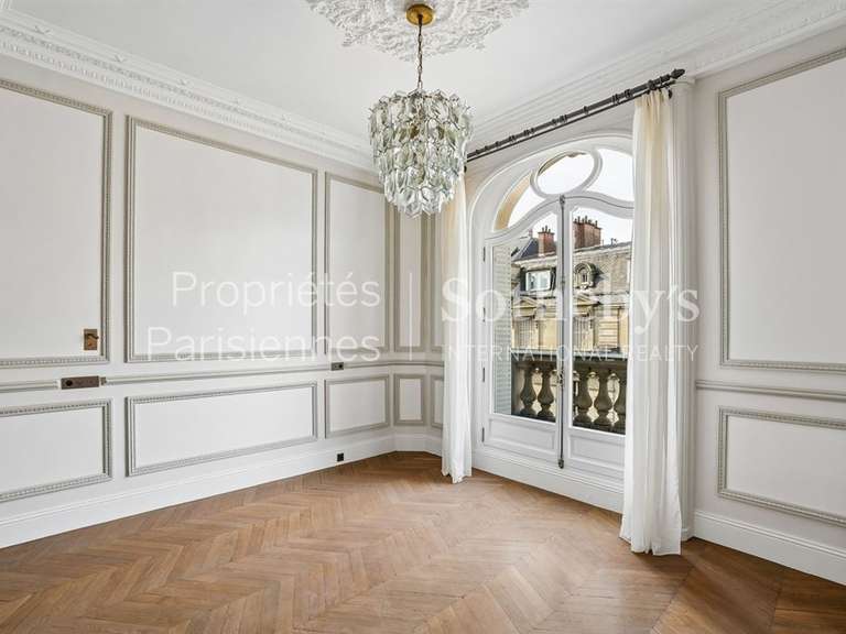 Appartement Paris 16e - 6 chambres - 311m²