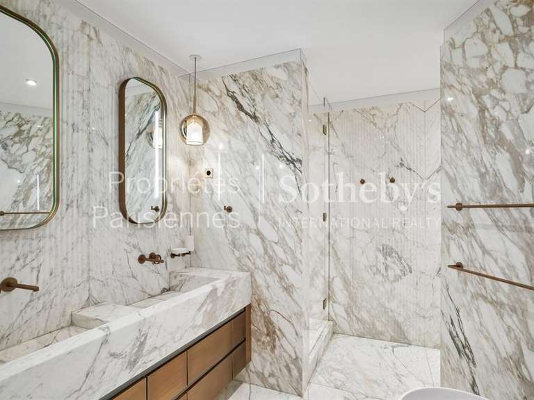 Appartement Paris 16e - 6 chambres - 311m²