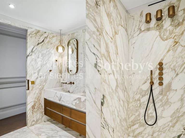 Appartement Paris 16e - 6 chambres - 311m²
