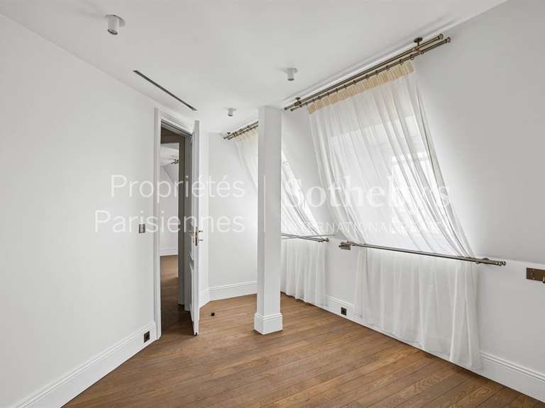 Appartement Paris 16e - 6 chambres - 311m²