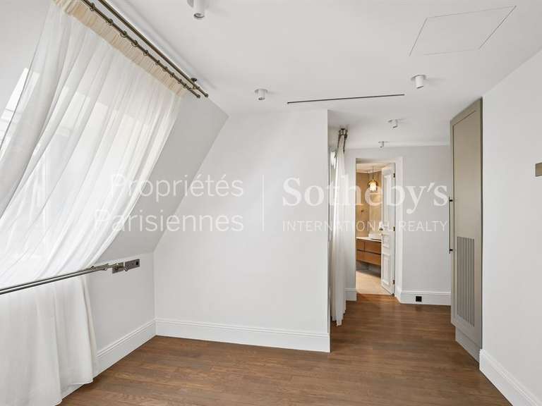 Appartement Paris 16e - 6 chambres - 311m²