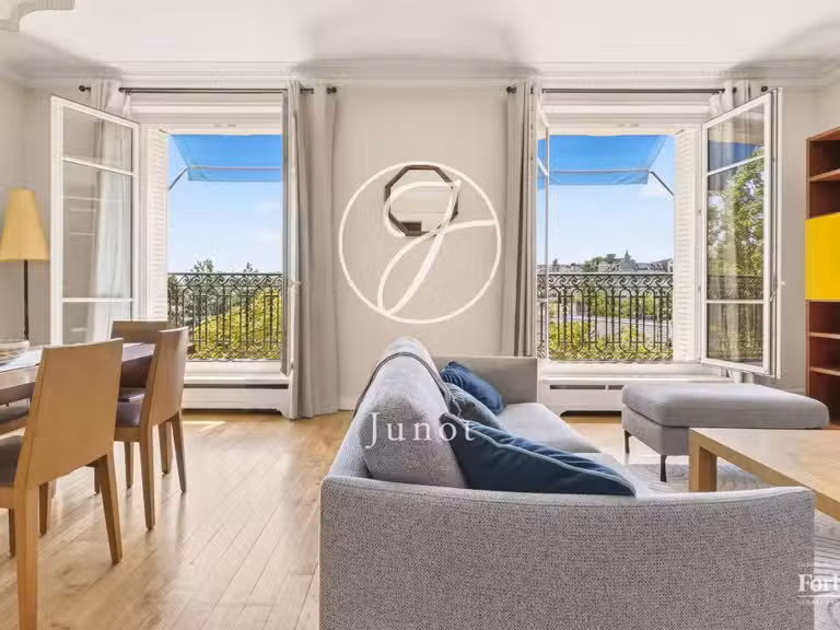 Appartement Paris 16e - 2 chambres - 117m²