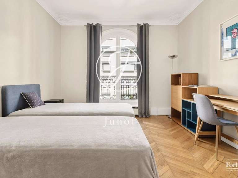 Appartement Paris 16e - 2 chambres - 117m²