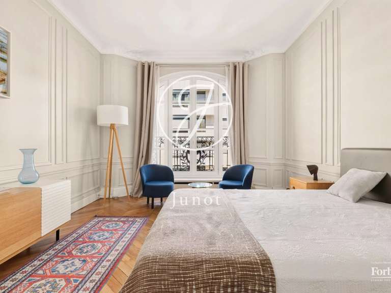 Appartement Paris 16e - 2 chambres - 117m²