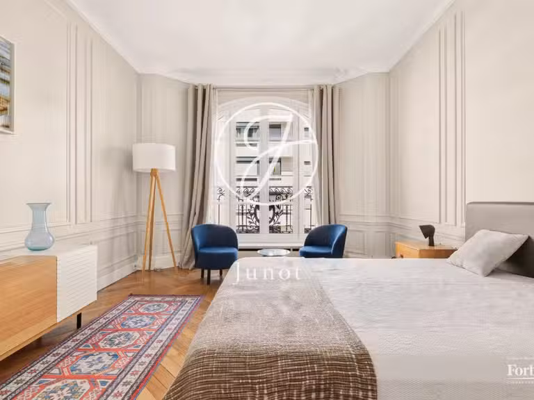 Appartement Paris 16e - 2 chambres - 117m²