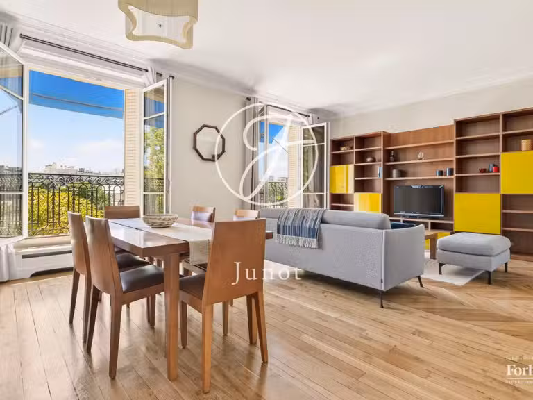 Appartement Paris 16e - 2 chambres - 117m²