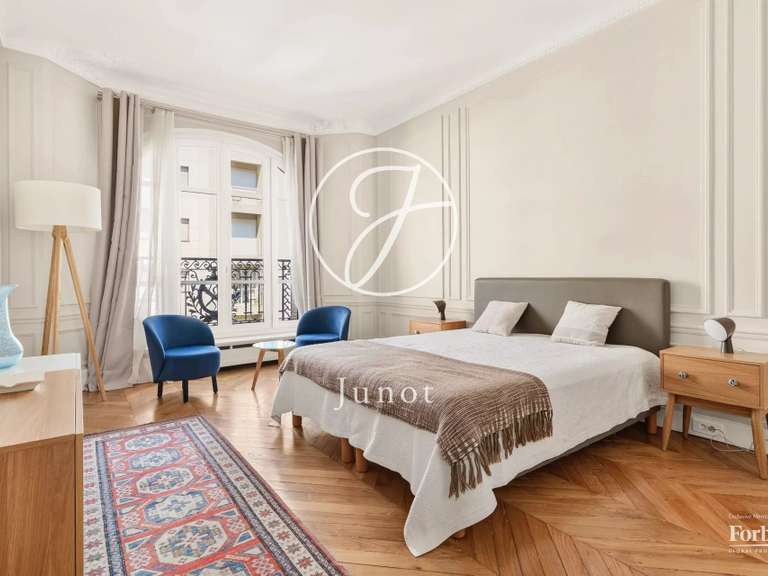 Appartement Paris 16e - 2 chambres - 117m²
