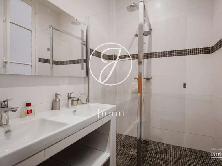 Appartement Paris 16e - 2 chambres - 91m²