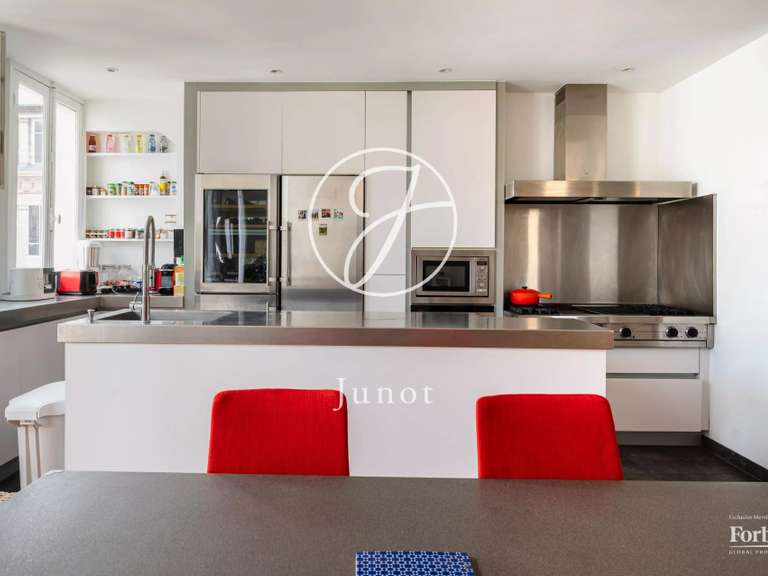 Appartement Paris 16e - 3 chambres - 137m²