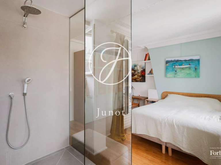 Appartement Paris 16e - 3 chambres - 137m²