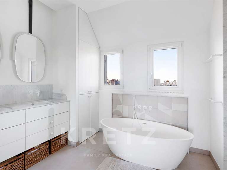 Appartement Paris 16e - 2 chambres - 100m²