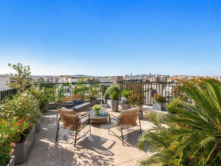 Appartement Paris 16e - 1 chambre - 112m²