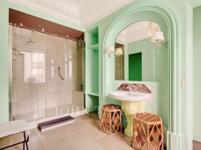 Appartement Paris 16e - 5 chambres - 330m²