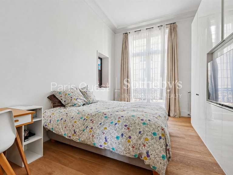 Appartement Paris 16e - 4 chambres - 306m²