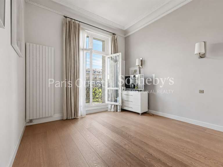 Appartement Paris 16e - 4 chambres - 306m²