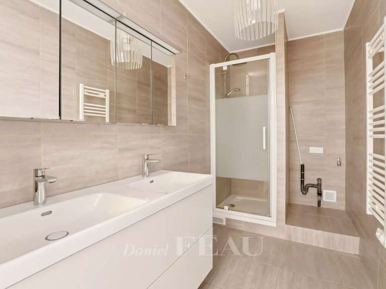 Appartement Paris 16e - 2 chambres - 92m²