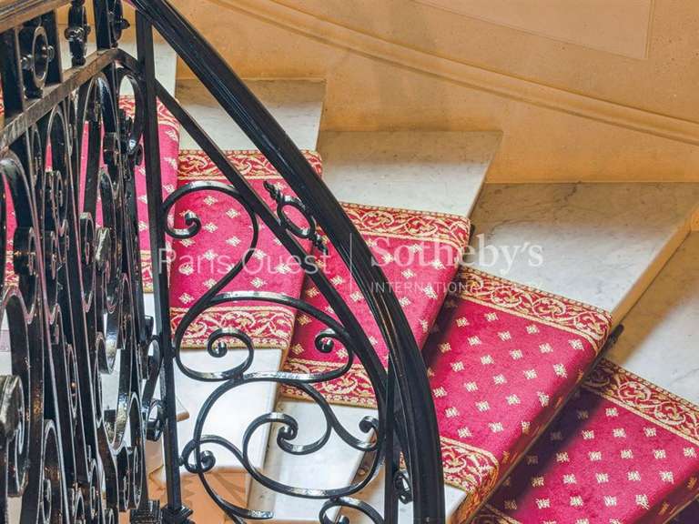 Appartement Paris 16e - 5 chambres - 194m²