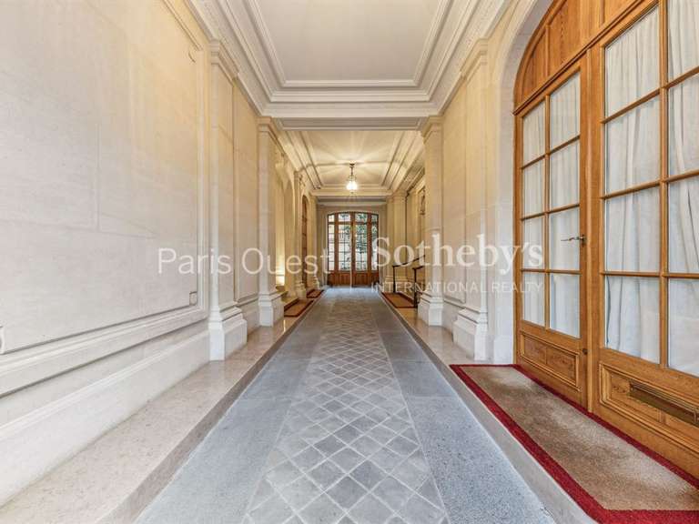Appartement Paris 16e - 5 chambres - 194m²