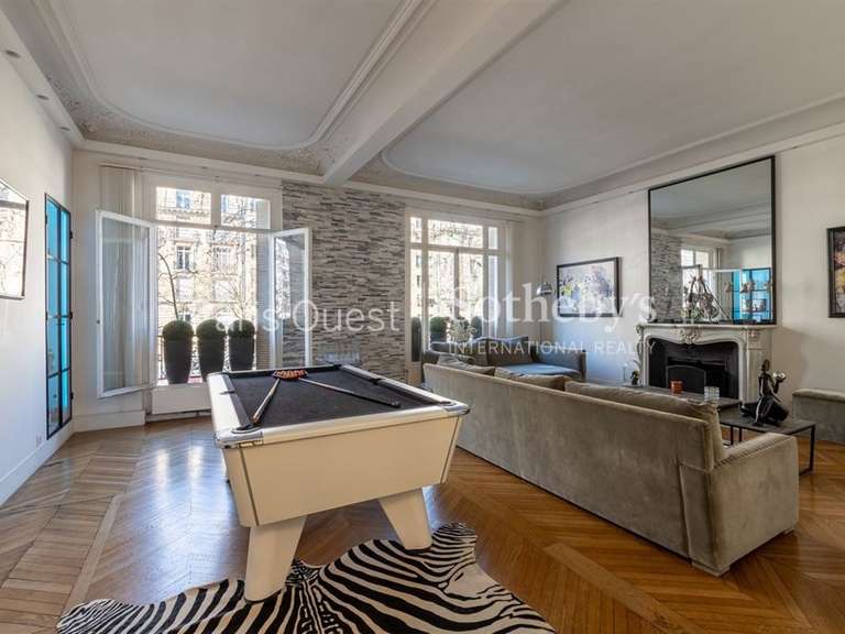 Appartement Paris 16e - 5 chambres - 194m²
