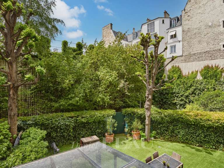 Appartement Paris 16e - 2 chambres - 75m²