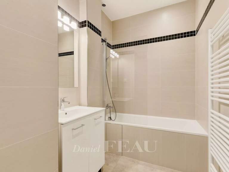 Appartement Paris 16e - 2 chambres - 100m²