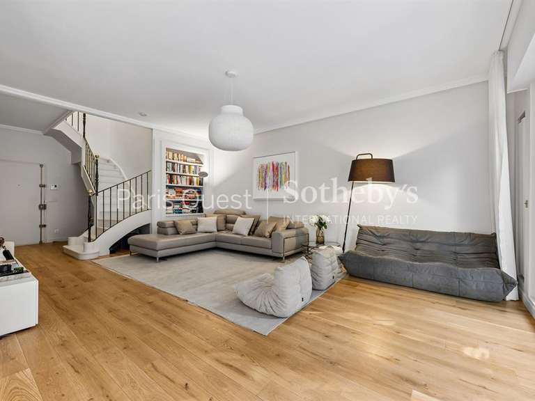Appartement Paris 16e - 4 chambres - 174m²