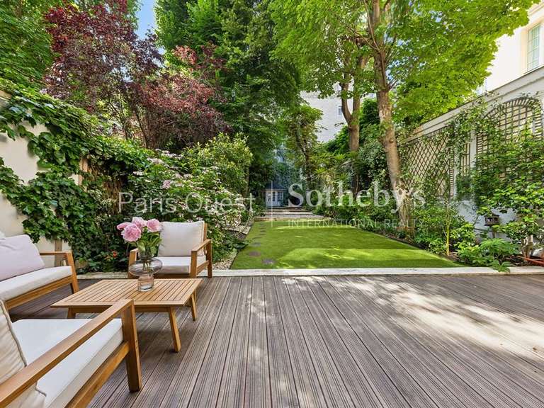 Appartement Paris 16e - 4 chambres - 174m²