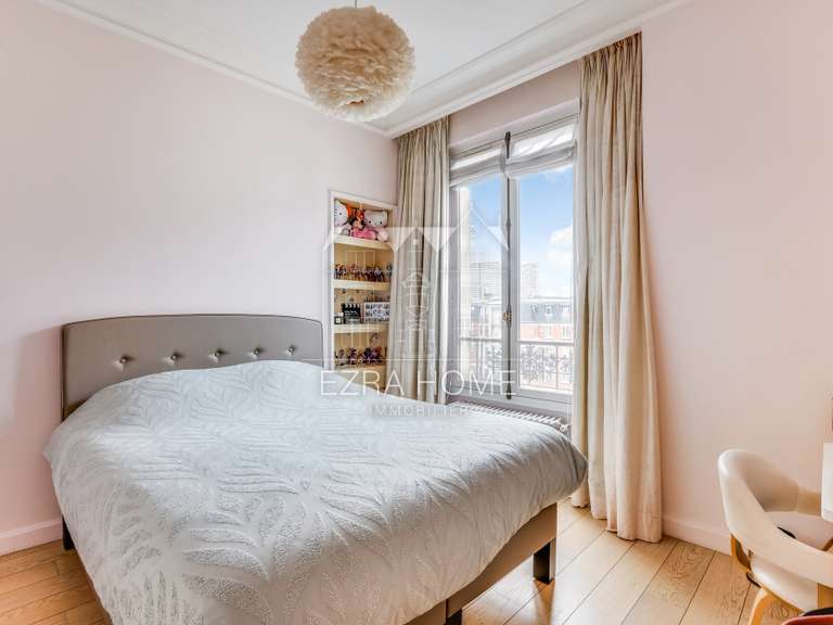 Appartement Paris 16e - 5 chambres - 227m²
