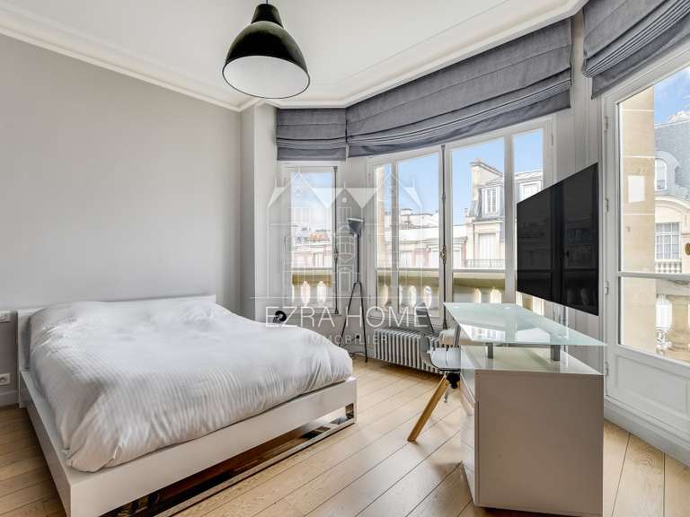 Appartement Paris 16e - 5 chambres - 227m²