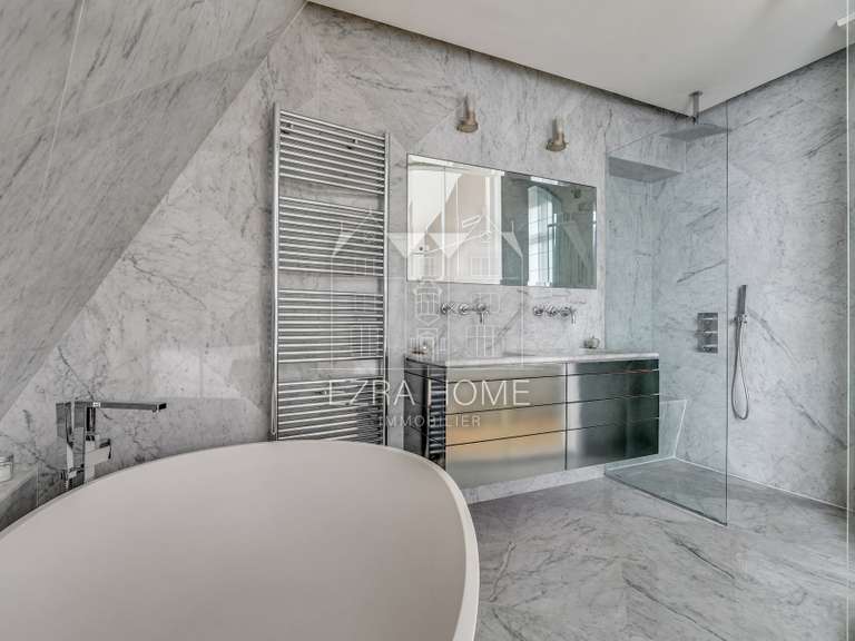 Appartement Paris 16e - 5 chambres - 227m²