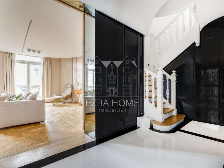 Appartement Paris 16e - 5 chambres - 227m²