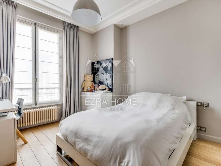 Appartement Paris 16e - 5 chambres - 227m²