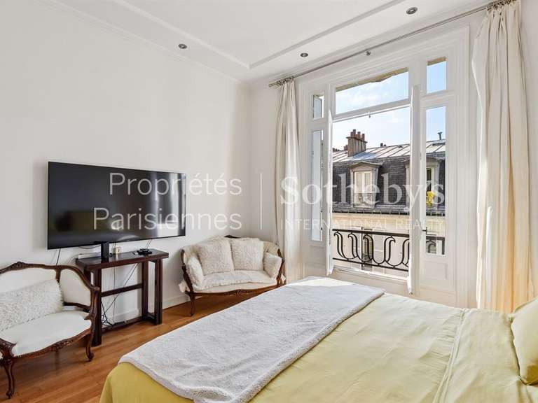 Appartement Paris 16e - 4 chambres - 200m²