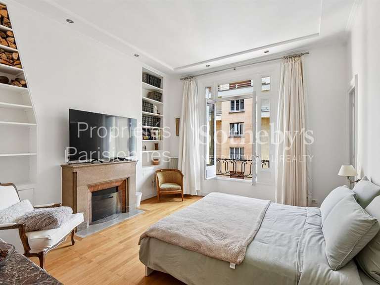 Appartement Paris 16e - 4 chambres - 200m²