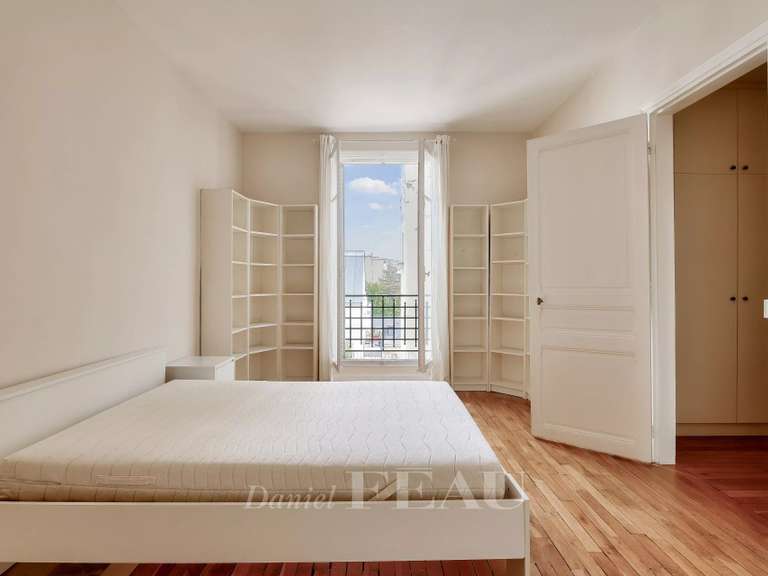 Appartement Paris 16e - 3 chambres - 144m²