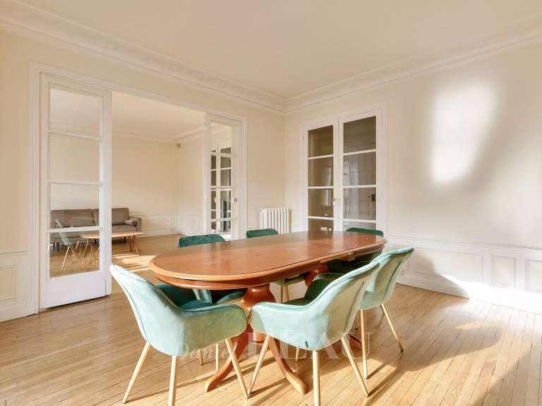 Appartement Paris 16e - 3 chambres - 144m²
