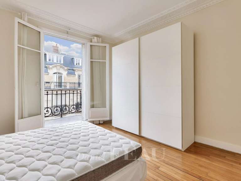 Appartement Paris 16e - 3 chambres - 144m²